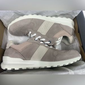 New Womens Ecco Danish Design Sneaker Size 8-8.5 US